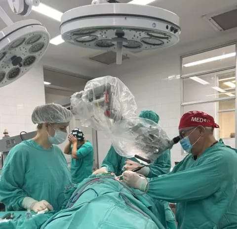Niño correntino recibió un implante coclear en el Hospital Juan Pablo II